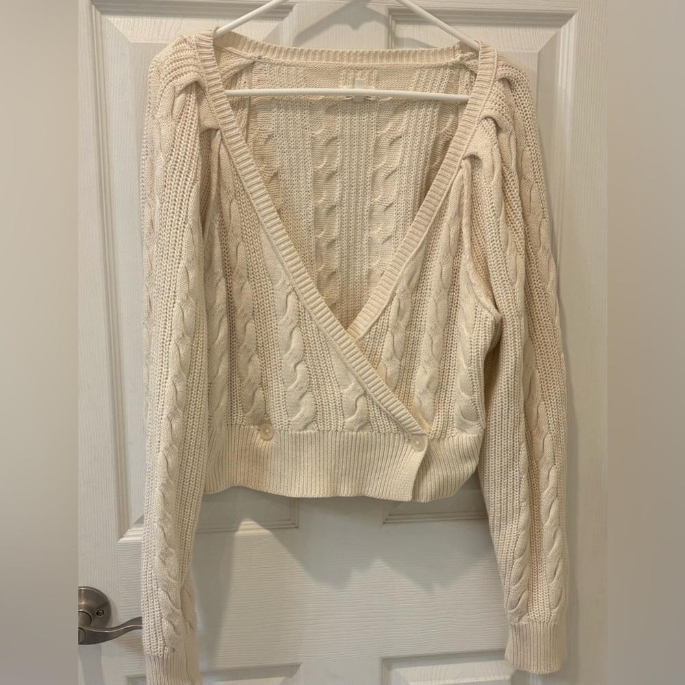 Aerie Cream Color Crop Cable Knit Sweater